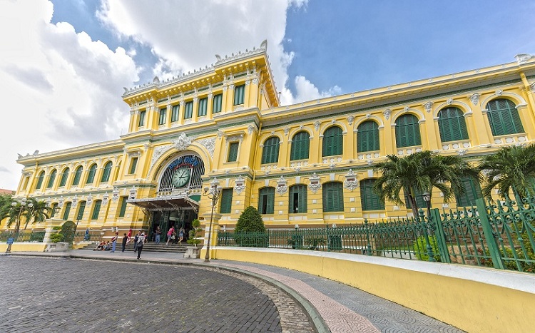 visit saigon central post office